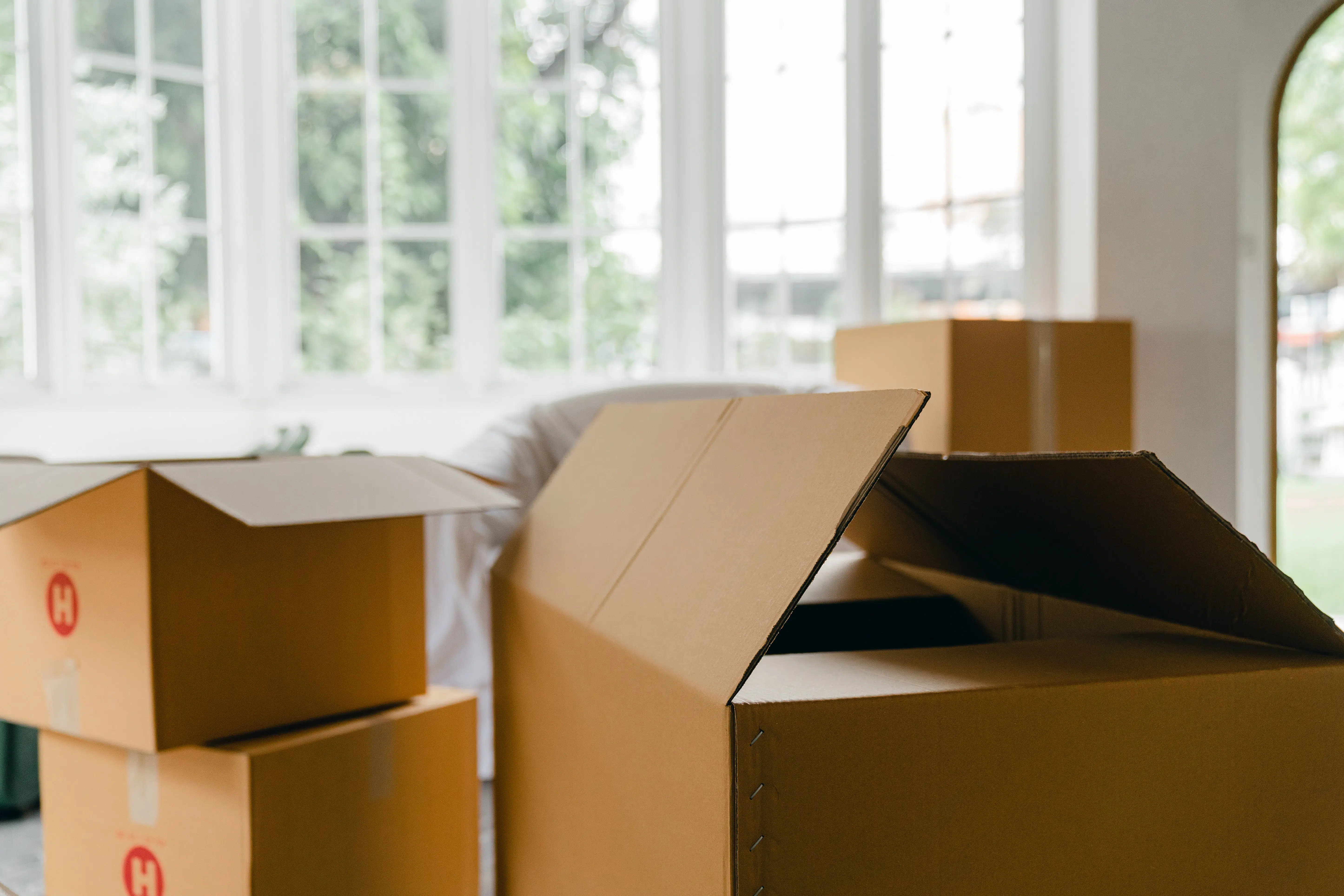 unpacked-boxes-in-middle-of-room